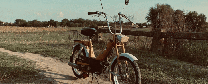 Moto de 50 cilindradas precisa de habilitação? Confira!